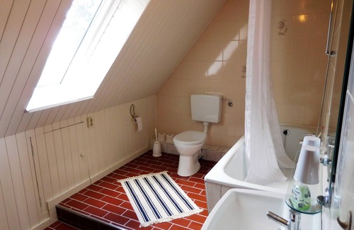 Ihlienworth Apartment | Relax in a quiet location close to nature! Garden by the river!