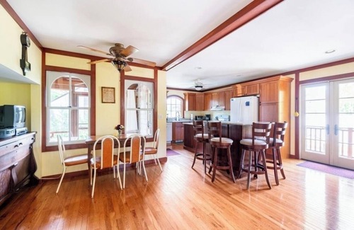Hampton Bays House | Relax in Hampton Bays.