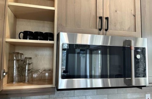 Coram Condo | Relax in Luxury! 2bd/2ba Condo w/King Beds-Private Hot Tub & Mountain Views #2-2