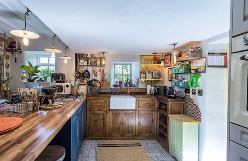 Tyn-y-Groes Cottage | Relax in nature at this unique Snowdonia home