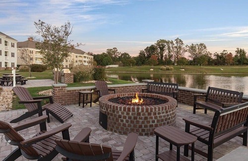 Williamsburg Condo | Relax in Style: 2BR Condo w/Balcony at Wyndham GG