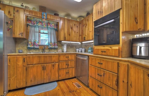 Epworth Cabin | Relax in the hot tub with sounds from the nearby creek! - Bear Naked Hideaway