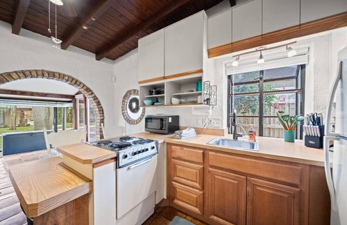 Port Canaveral Cottage | Relax in your beach side comfy space and enjoy a day in the sun and relaxing at night