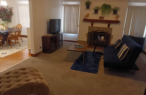 Grosse Pointe Apartment | Relax Near Grosse Pointe & Downtown Detroit.