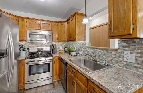 Manteno House | Relax near Olivet Nazarene University 12 min drive