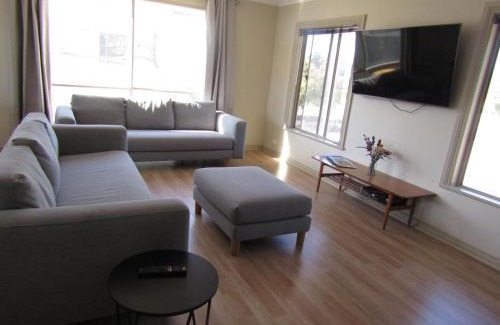 Minlacowie House | Relax on Royston