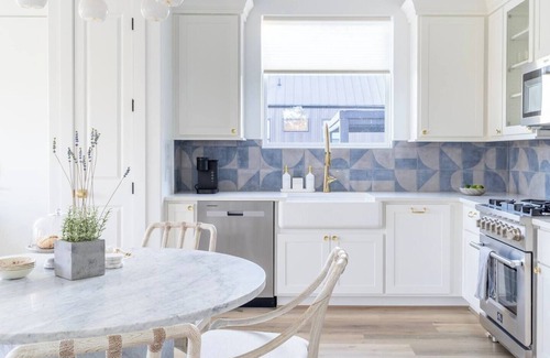 Round Top House | Relax & Recharge | 5 Minutes to Round Top | The Air Retreat at Element Ranch