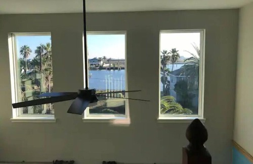 Galveston Apartment | RELAX & REFRESH in an amazing house by the bay.