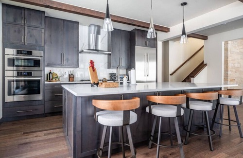 Edwards House | Relax, rejuvenate in new modern mountain home in Eagle- special fall rates!