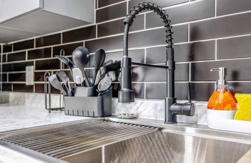 Orlando House | Relax & Unwind | 1BR Retreat w/Pool Access & Wi-Fi