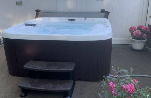 Hampton Bays House | Relax villa ,hot tub and New Heated pool ,7 minutos from the beach