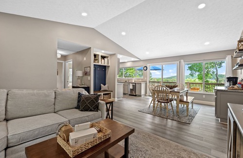 Kingston House | Relax with a view of the lake
