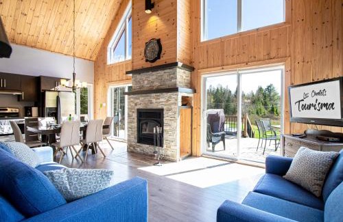 Saint-Raymond Ski Chalet | Relax with Mountain Views, Hot tub and Fireplace