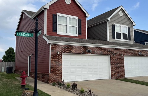 Afton House | Relax with the whole family in this great townhouse on popular Monkey Island!