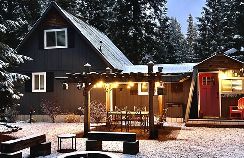Priest River Cabin | Relax with your friends and family at this peaceful slice of heaven.
