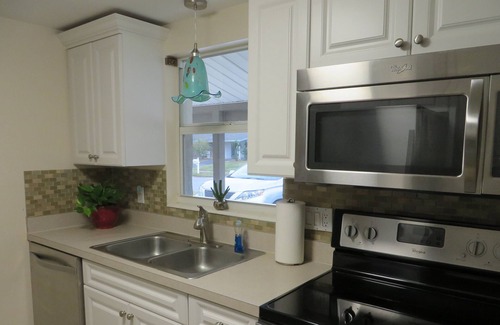 Gulf Gate Estates House | Relax year round in beautiful Sarasota