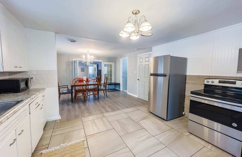 Niagara Falls Apartment | Relaxing 3BR 3 Bath close to the falls