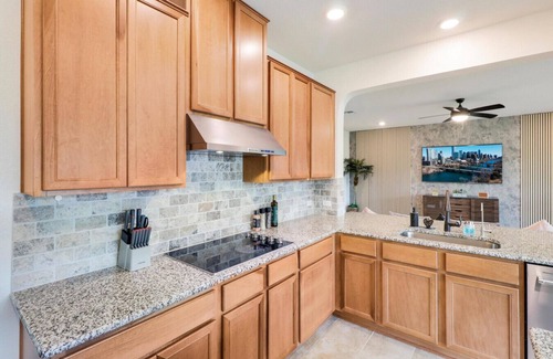 McNeil House | Relaxing 5BR Oasis | Pool Table, Kid Zone + More!