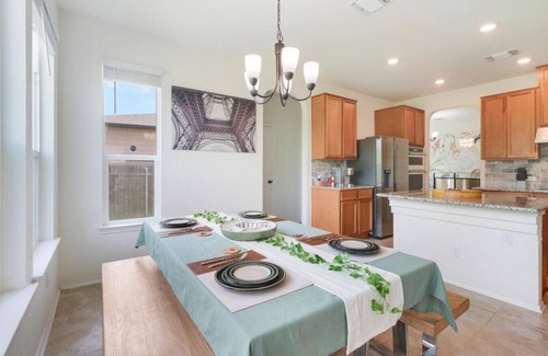 McNeil House | Relaxing 5BR Oasis | Pool Table, Kid Zone + More!