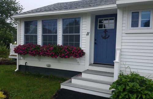 Glen Cove Cottage | Relaxing Anchors Away Cottage in Glen Cove