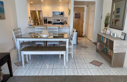 Southend Condo | Relaxing Beach Getaway - Beachfront 2 BR, 2Bath condo with 2 pools.