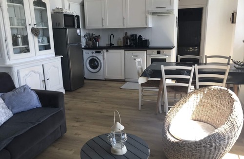 La Trinite-sur-Mer Apartment | Relaxing by the sea