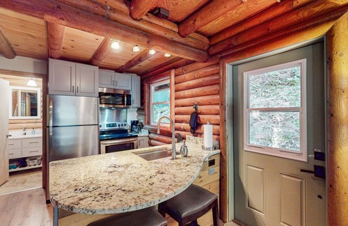 Whittier House | Relaxing Cabin close to Great Smoky Mountains National Park