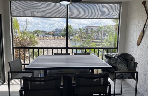 Marco Island Condo | Relaxing great location Marco River view condo