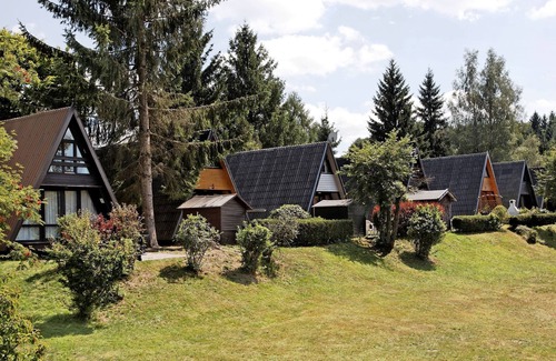 Waldkirchen House | Relaxing Home with Jacuzzi