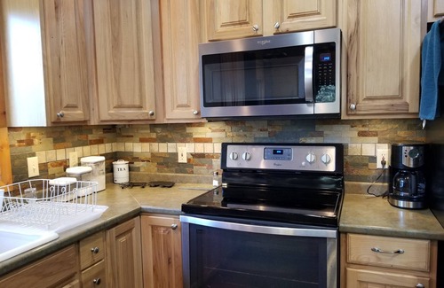 Williams Cabin | Relaxing homebase for Williams, Grand Canyon, Bearizona, Flagstaff and Sedona