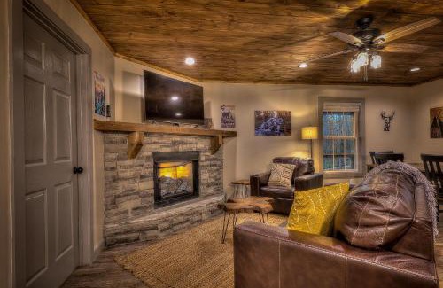 Ellijay House | Relaxing, Modern Cabin w/Hot Tub and Game Room