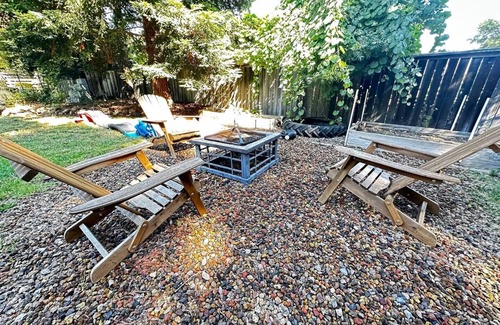 Chico House | Relaxing Pool, Close to Bidwell Park ,Spacious Home, Family Friendly