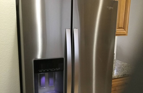 Racine House | Relaxing! Professionally Cleaned, Self Check In - Sleeps 12