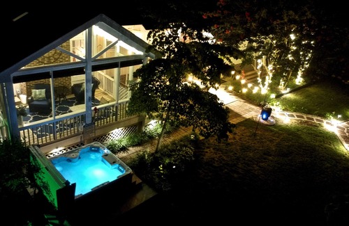 Northwest Raleigh House | Relaxing Raleigh Retreat w/Heated Saltwater Pool, HotTub, Screened Porch&FirePit