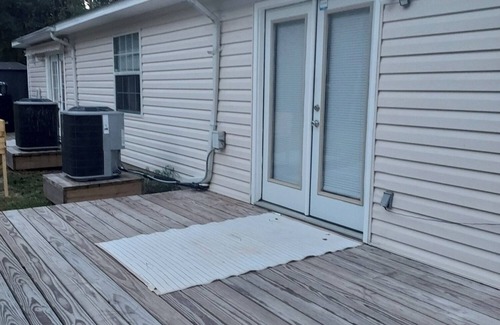 Tallahassee House | Relaxing Retreat House on Chateau Lane 2 Bed/2 Bath near FSU and FL Capital