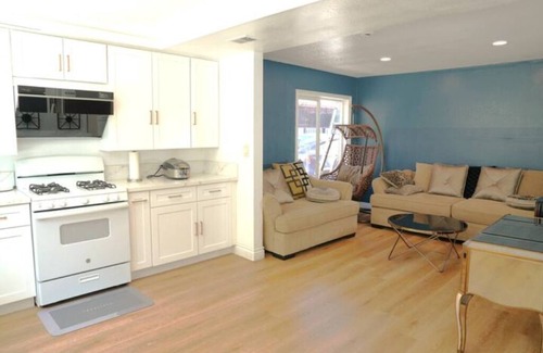 Rowland Heights House | Relaxing Room 201 - Cozy Stay with Kitchen, Laundry, Comfort & Spiritual Peace