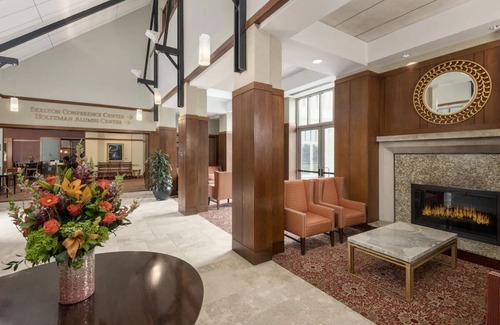 Blacksburg Hotel | Relaxing Room w/Free Parking | Explore Virginia Tech Campus | Hotel Unit