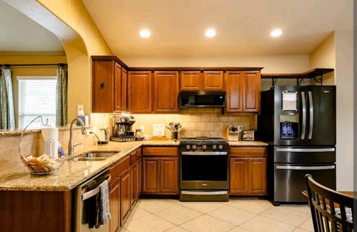 Austin House | ~Relaxing South Austin Retreat w/Pool 4BR/2BA~