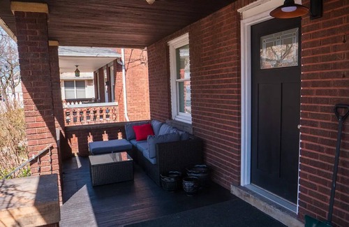 Lakewood House | Relaxing spa suite in the heart of bird town.