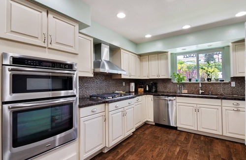 Thousand Oaks House | Relaxing Spacious Family Home in Thousand Oaks