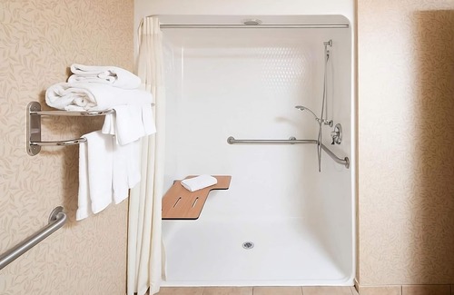 Kalispell Hotel | Relaxing Stay! 2 Pet-friendly Units, Pool, Near Conrad Mansion, FREE Parking!