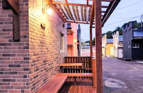 Hyuga House | Relaxing time with your pet/Hyuga Miyazaki