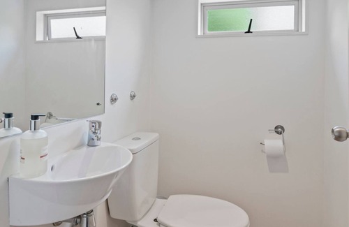 Point Wells House | Relaxing Tropical Retreat - Point Wells Holiday Home