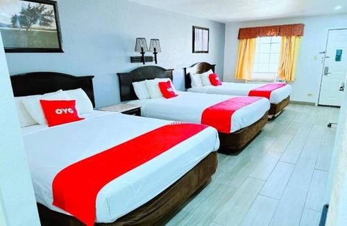 Oakville Hotel | Relaxing Unit Near Choke Canyon State Park – Pool, Pet Friendly & Parking
