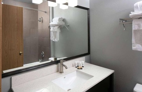 Sequim Resort | Relaxing Vacation in Red Lion Inn & Suites Sequim! Pool, Free Breakfast