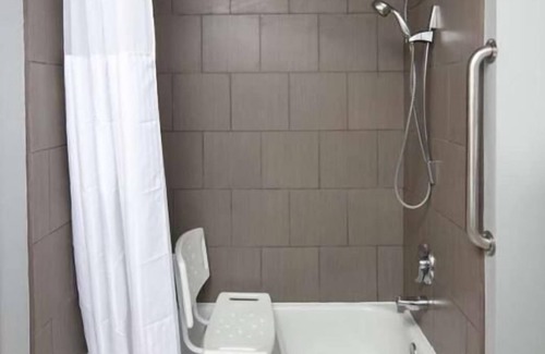 Sequim Resort | Relaxing Vacation in Red Lion Inn & Suites Sequim! Pool, Free Breakfast