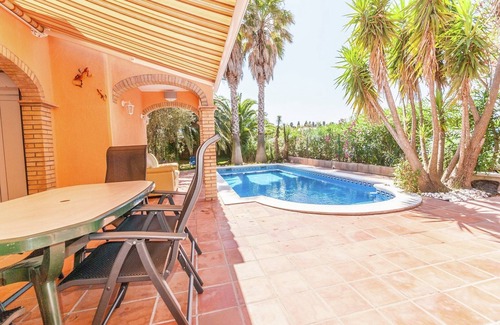 Sant Pere Pescador House | Relaxing Villa Steps from Beach