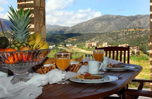 Malevizi Villa | Relaxing Villa with garden and mountain view in Heraklion