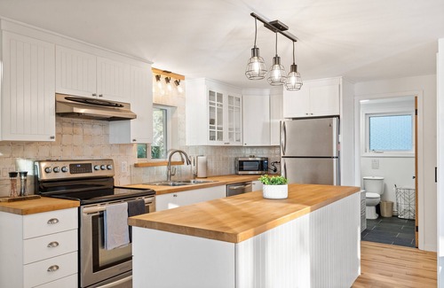 North Port House | Relaxing Waterfront Casa in wine County w/HOT TUB and PANORAMIC SAUNA SPA