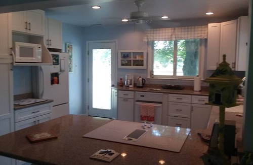 Wittman Cottage | Relaxing Waterfront Cottage Near St Michaels, Maryland